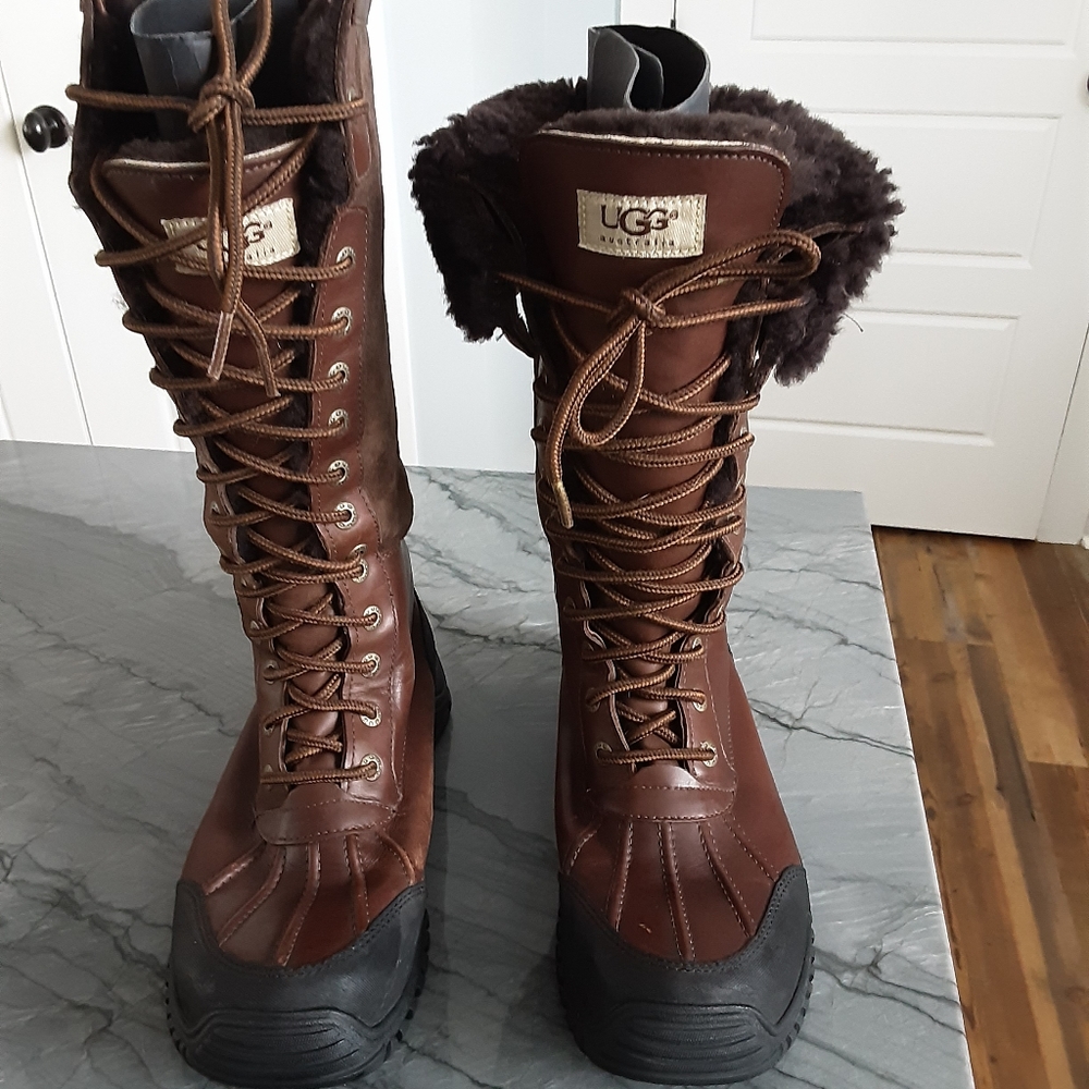 Ugg Tall Adirondack Boot 9 GUC